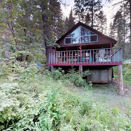The Creekside Cabin